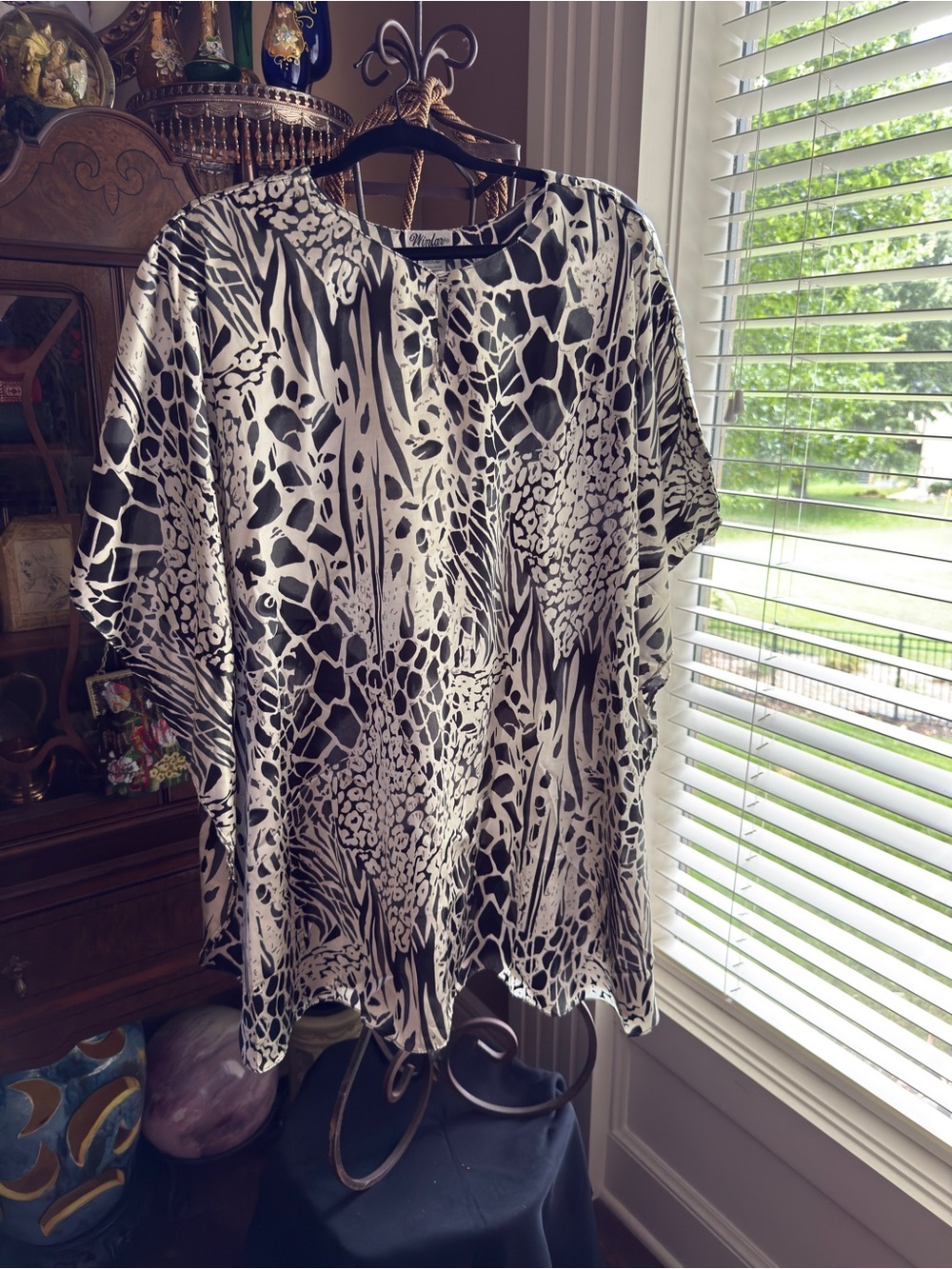Vintage Winlar Polyester Short Kaftan Robe Medium Black White Abstract Print